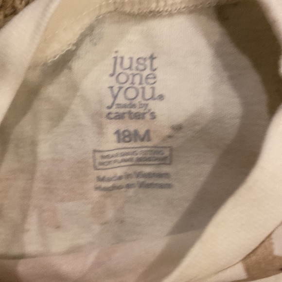 Carters pj set size 18m - Picture 3 of 5